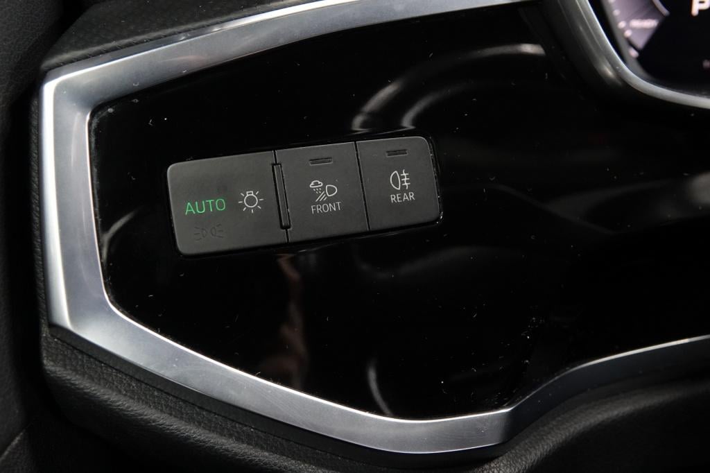 Audi Q3 35 tfsi s edition | pano | camera | stoelverw. |