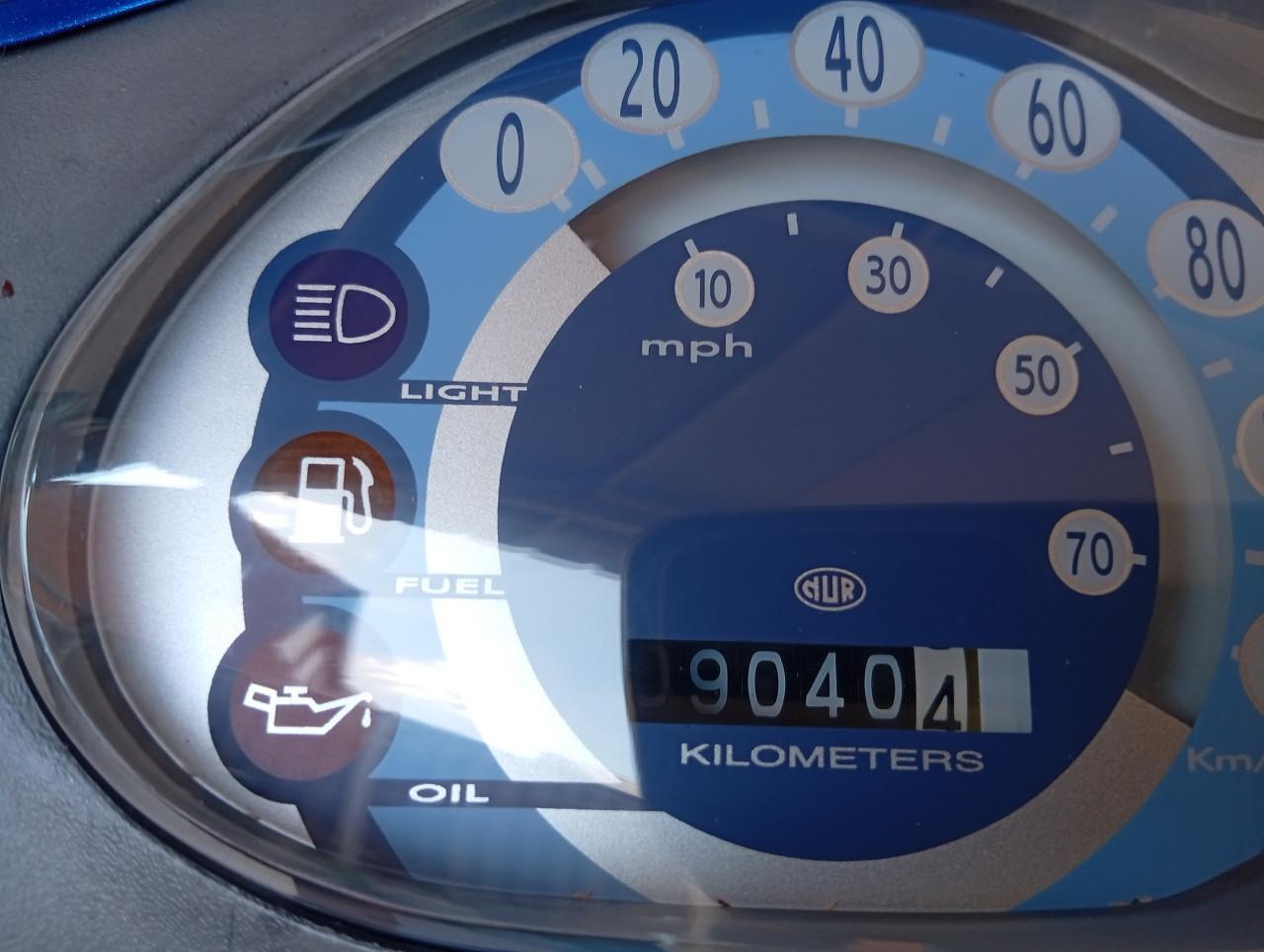 Piaggio Diesis – 9.040 km – Geel Kenteken – Nette staat