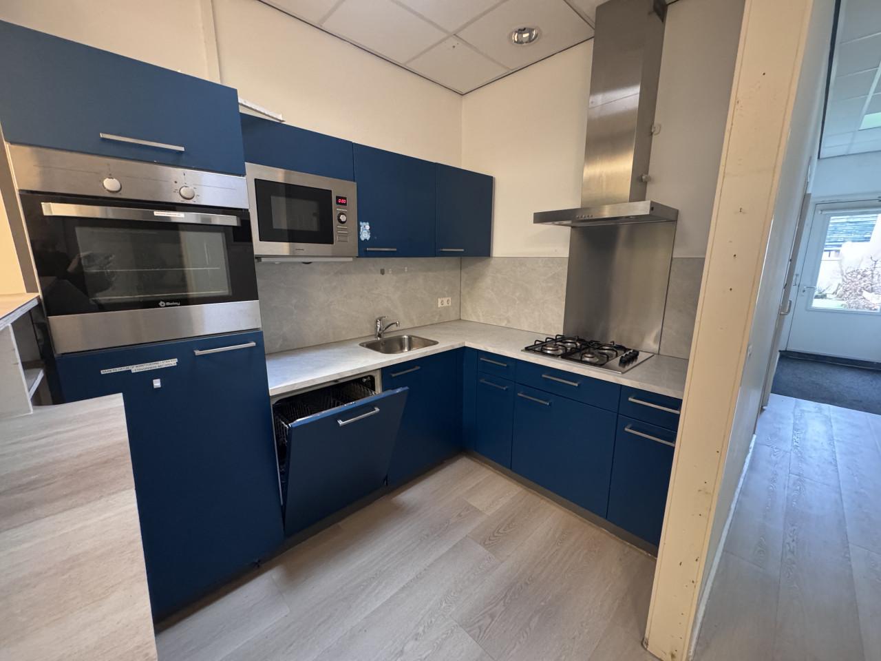 TE HUUR | Representatief bedrijfspand op zichtlocatie in Vlissingen