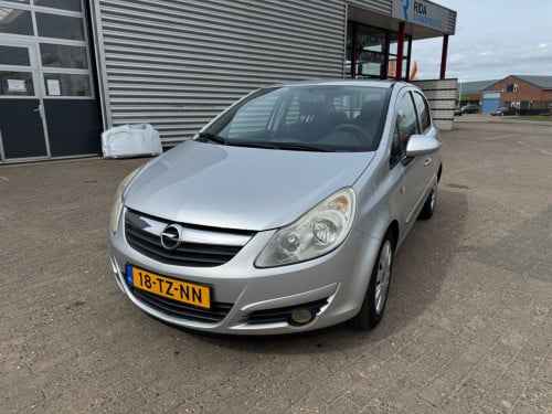 Opel corsa 1.4 bj 2008 1600 euro