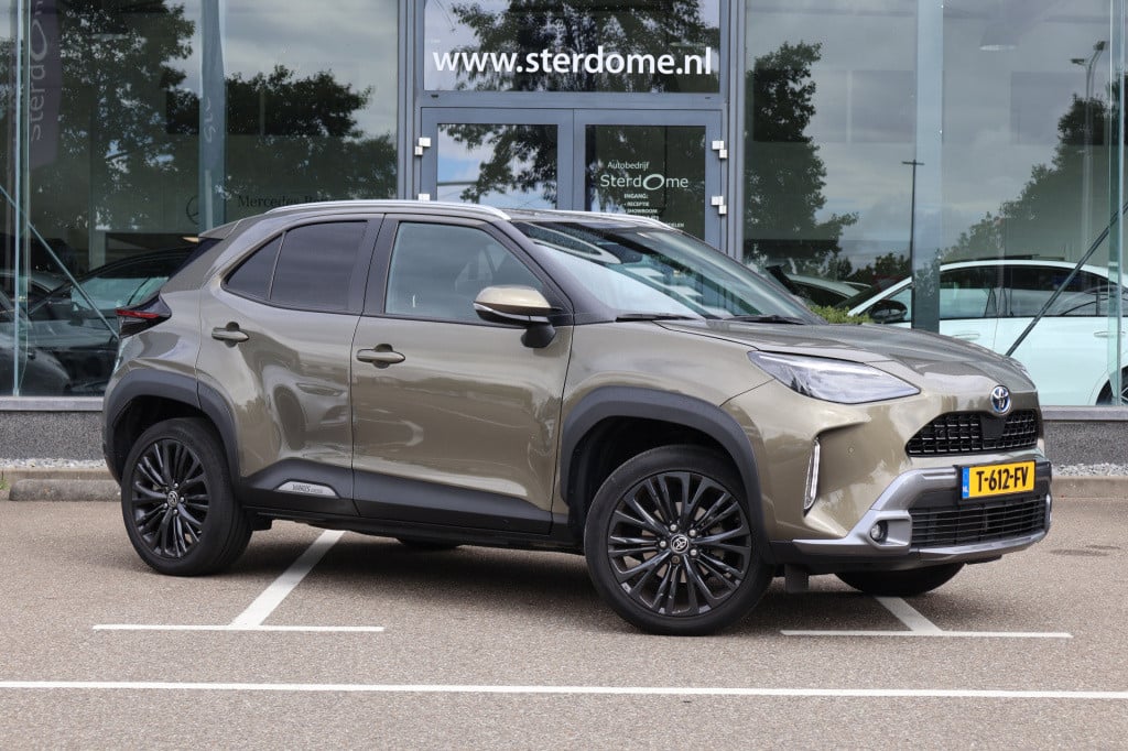 Toyota Yaris Cross 1.5 hybrid 4 x 4 l trekhaak i head-up i camera i stoelve