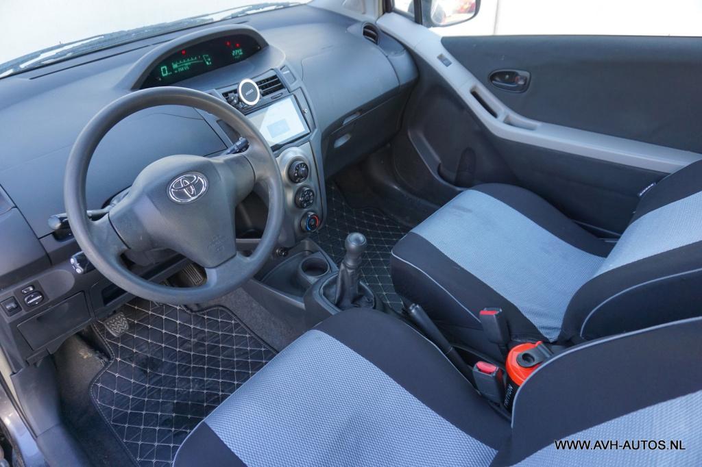 Toyota Yaris 1.0 vvti acces