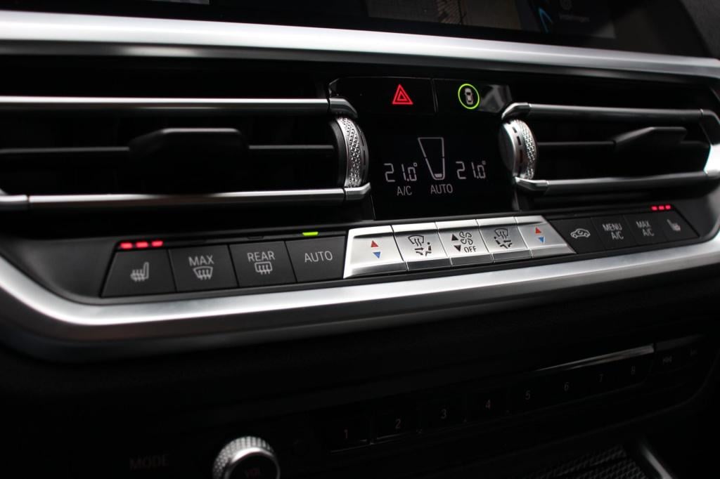 BMW 3-serie touring 330i m-sport - leder - 360 camera - head up - led - vir