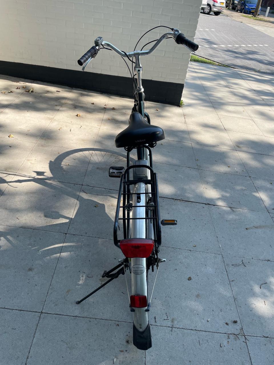 Elektrsche damesfiets.