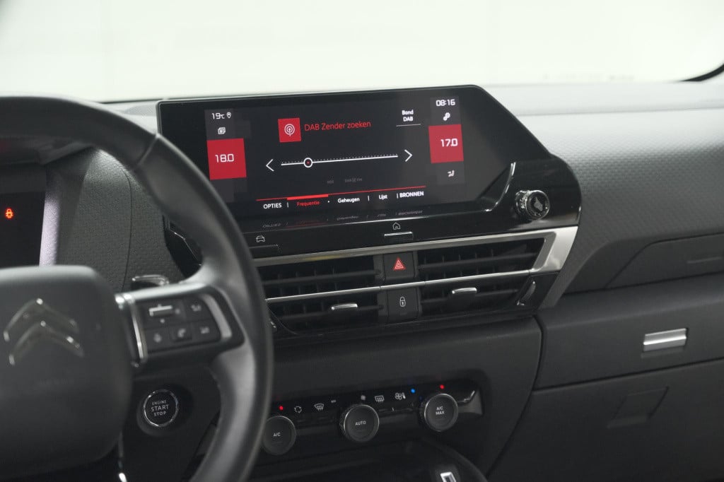 Citroen C4 puretech 130 eat8 shine | camera | head-up display | parkeersens