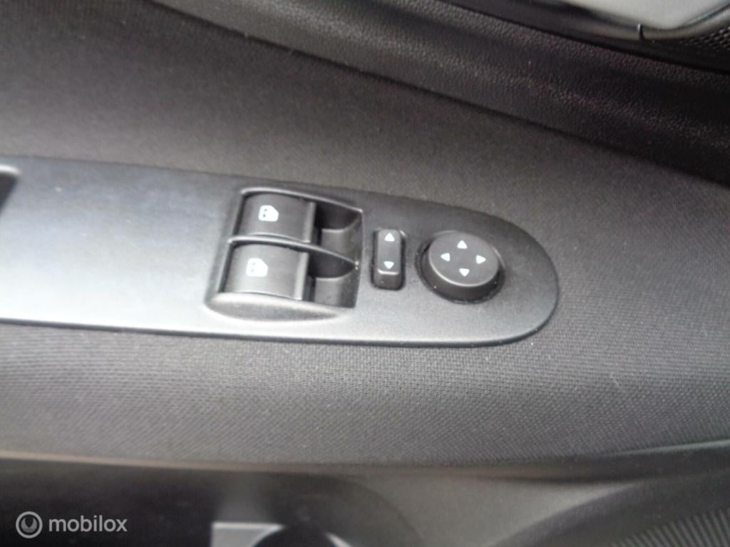 Fiat Punto evo 0.9 twinair turbo street/airco/cruise/5 deurs/pdc/nieuwe apk