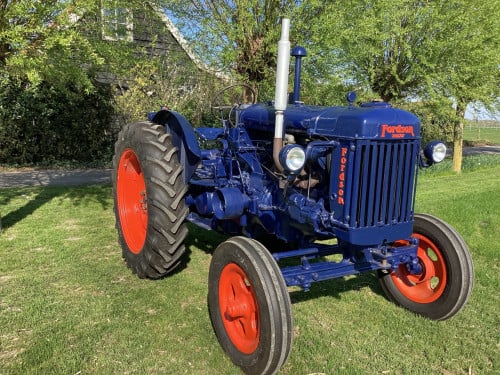 Fordson E27N Blauwe reiger