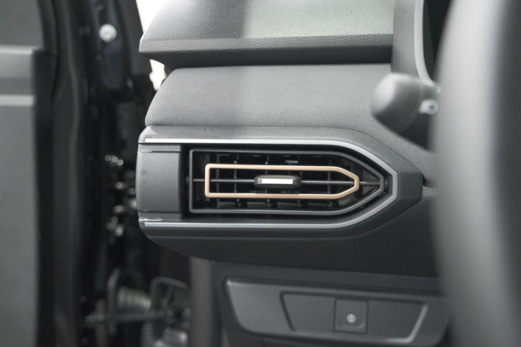 Dacia Jogger 1.6 hybrid 140 extreme | 7 zitplaatsen | camera | dodehoekdete