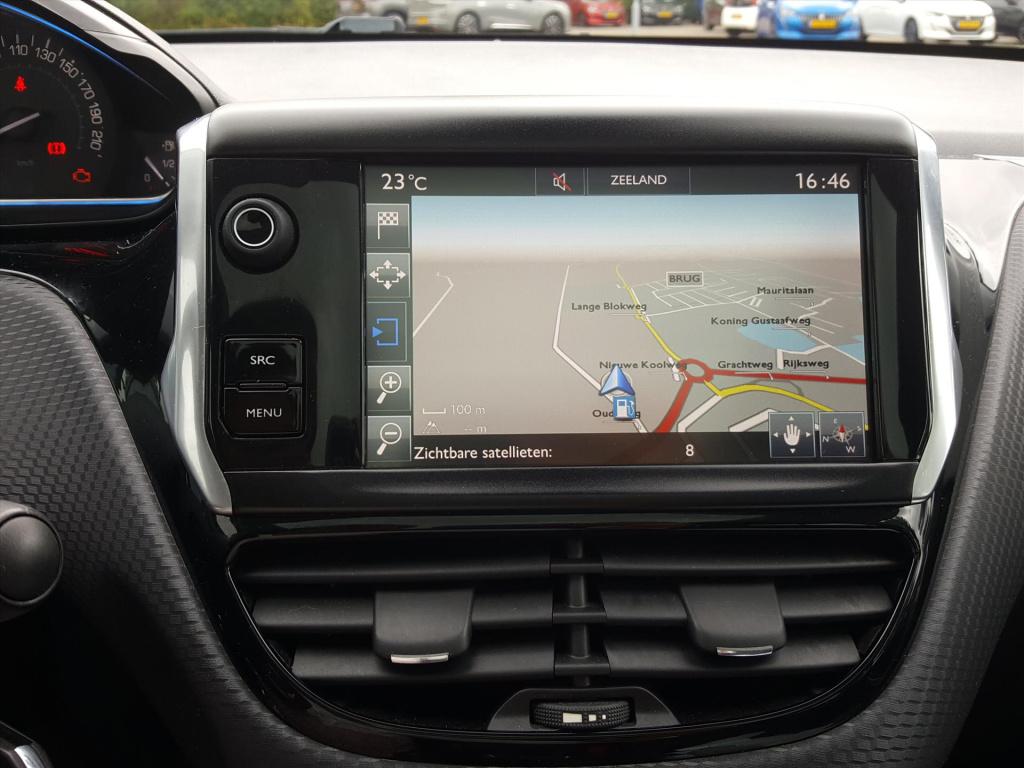 Peugeot 2008 allure1.2 puretech 110pk navigatie | cruise & climate control 