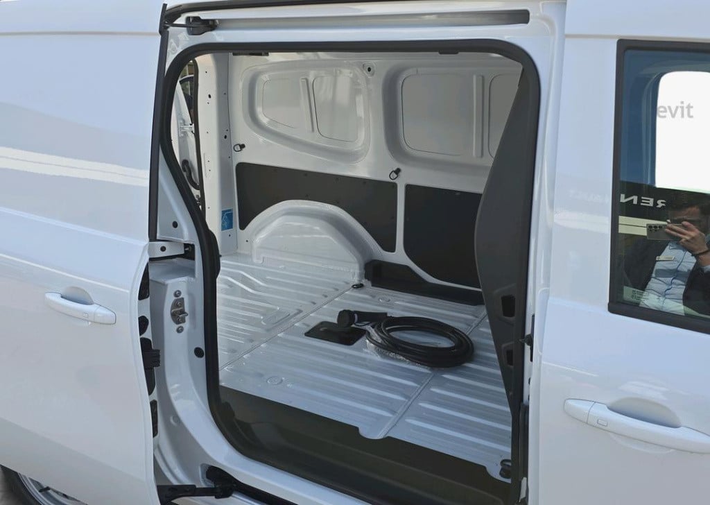 Renault Kangoo e-tech extra l2 44 kwh