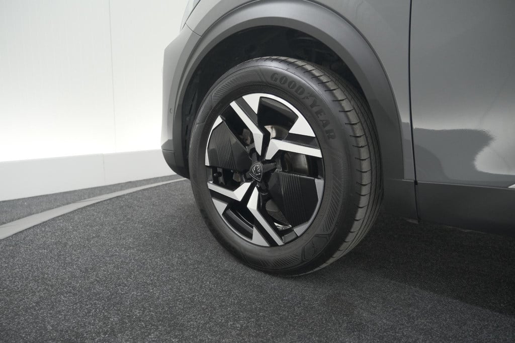 Peugeot 2008 puretech 130 eat8 allure | 360 camera | adaptieve cruise contr