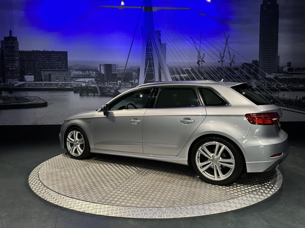 Audi A3 sportback 1.5 tfsi cod sport s line edition *origineel nl*