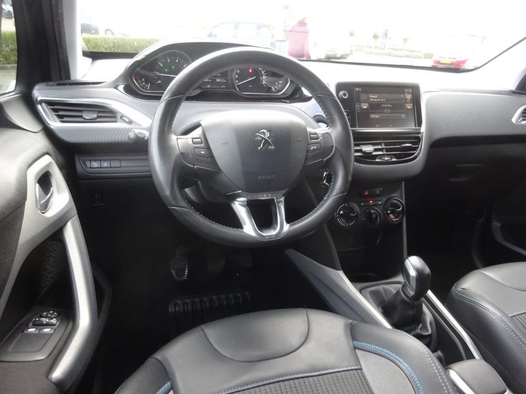 Peugeot 2008 1.2 puretech urban cross airco / navi / cruise / parkeers. / n
