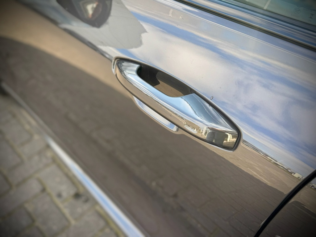Volvo V60 t6 awd ultimate dark | nieuwprijs € 70.734,= |