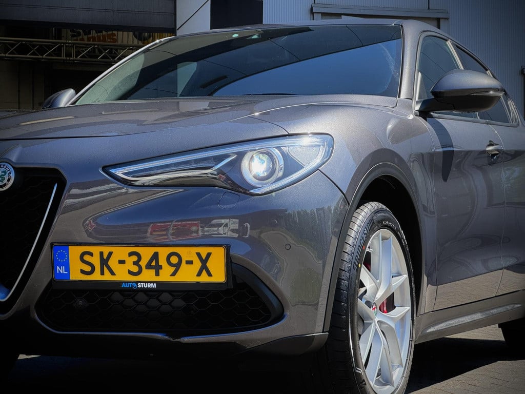 Alfa Romeo Stelvio 2.0 t awd super veloce interieur | trekhaak afneembaar |