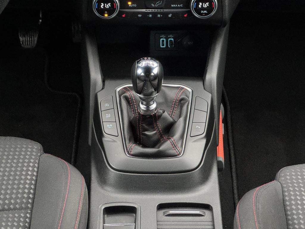 Ford Focus wagon 1.0 ecoboost st line business winter pack, nl-auto!