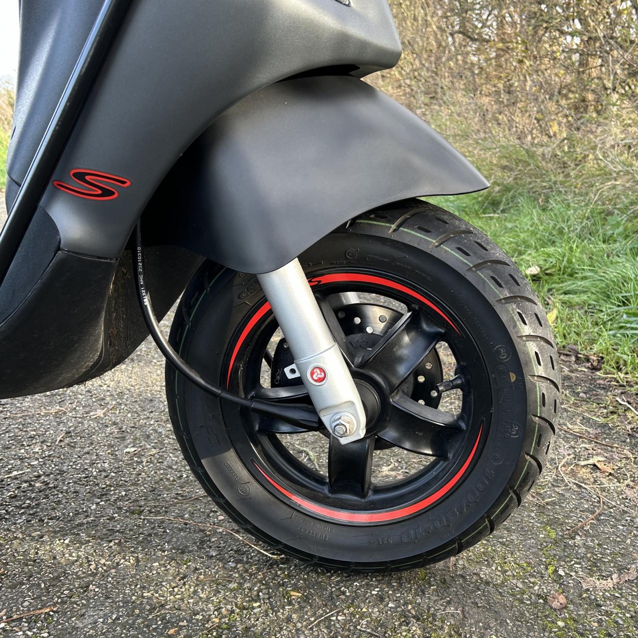 Piaggio Zip S Titanio Scooter 2022 - 4500km