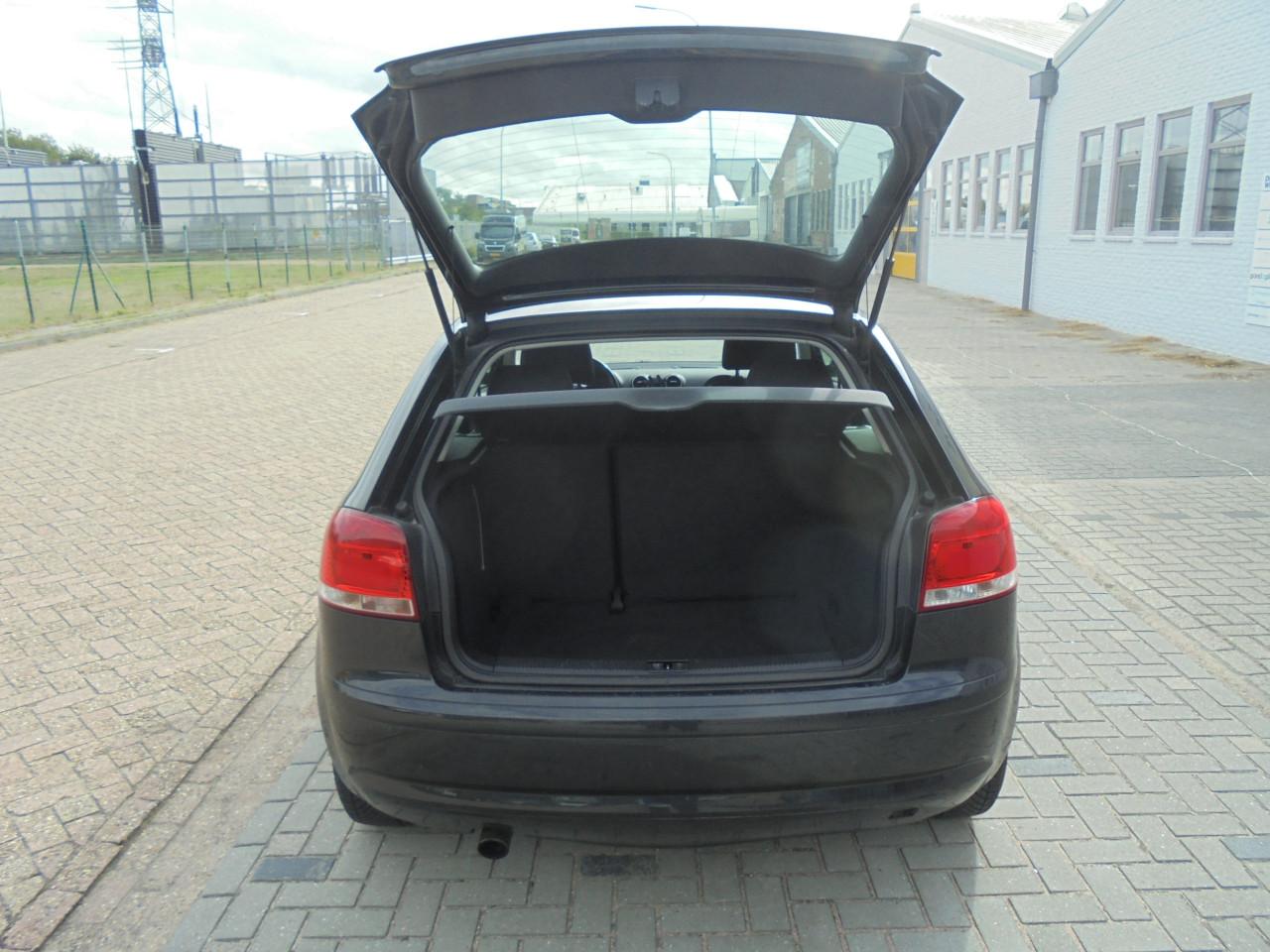 A3 1.6 Ambition (2003) Logische KM-stand Perfect onderhouden Let op: rookt