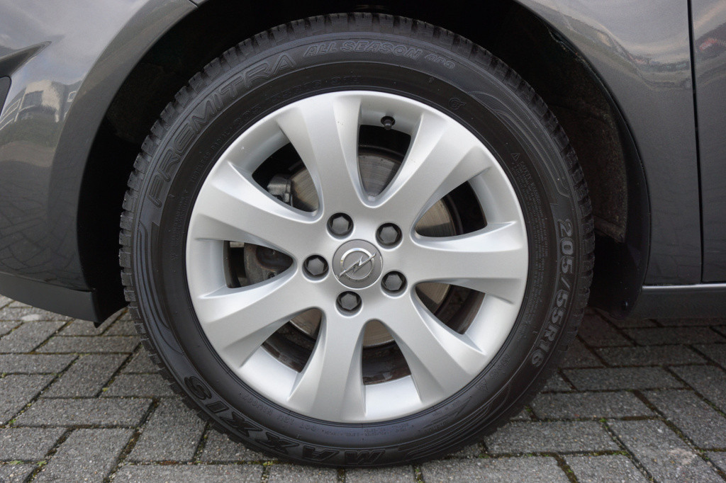 Opel Meriva 1.4 turbo cosmo airco / trekhaak / cruise control  / nap
