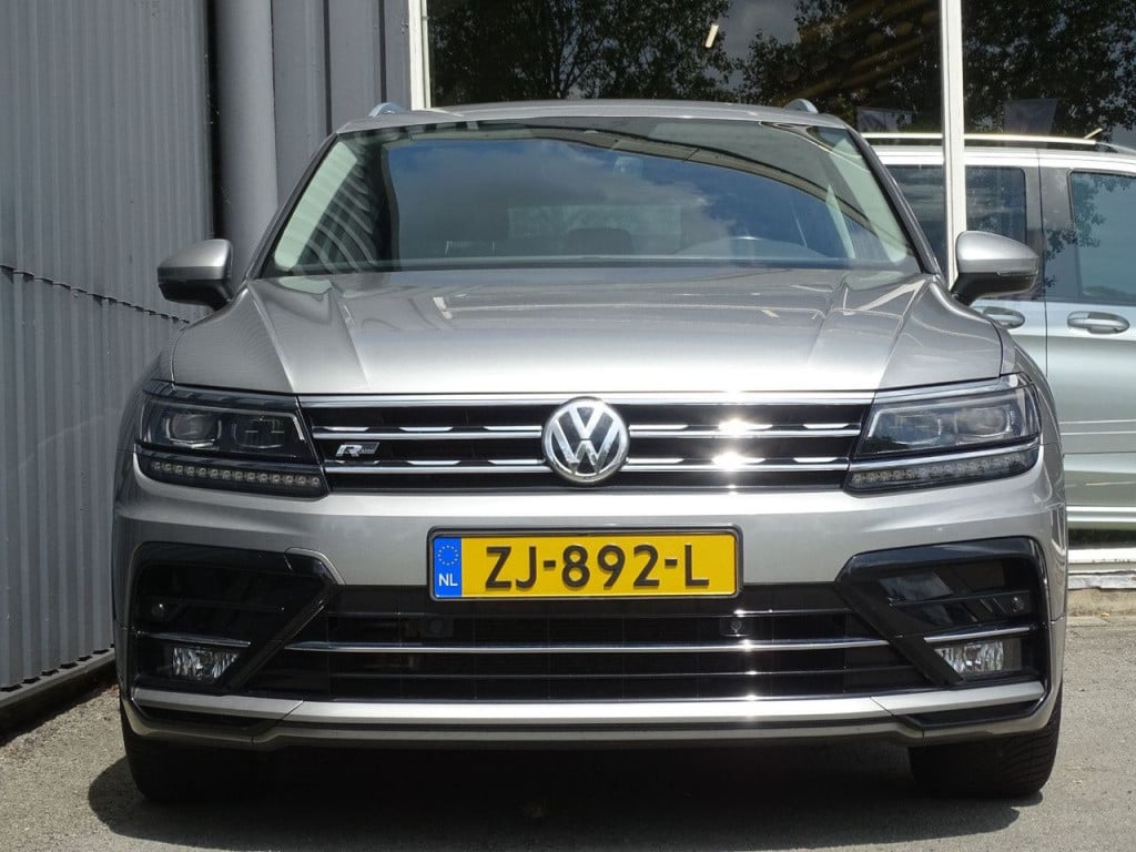 Volkswagen Tiguan 1.4 tsi act highline business r