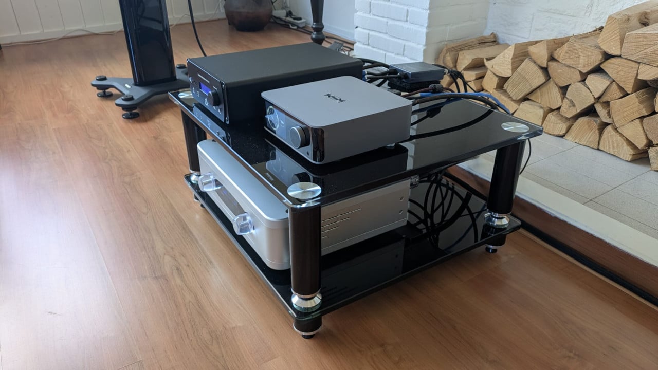 Norstone Stabbl hifimeubel / rack (gedeelte) Gereserveerd!