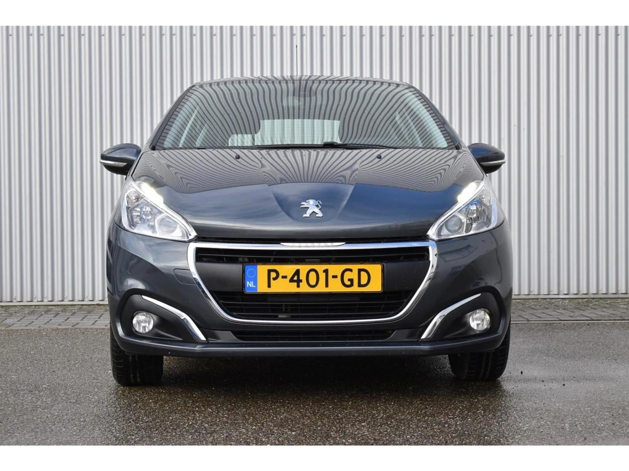 Peugeot 208 1.2 PureTech grijs APK 28-2-2027