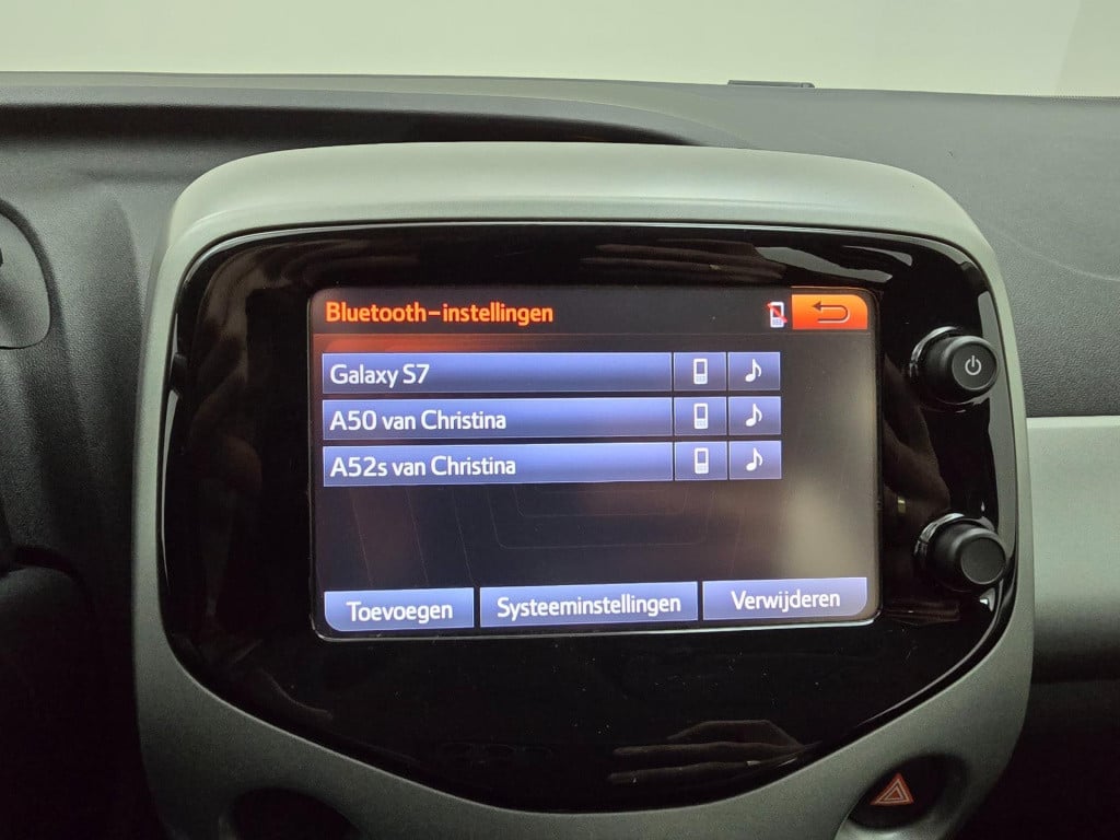 Toyota Aygo occasion met parkeercamera en weinig km | tweedehands toyota ay