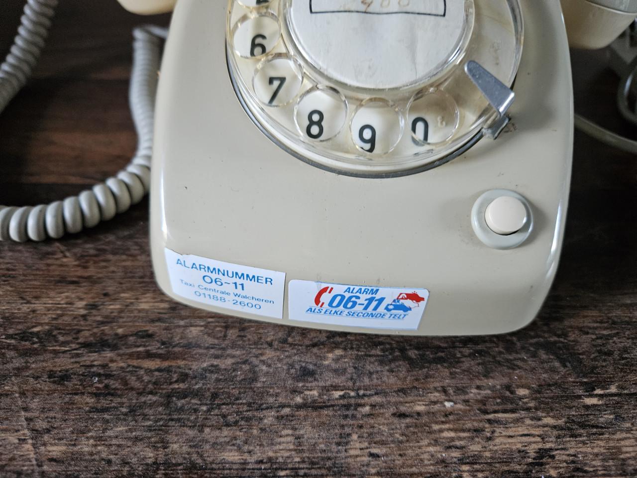 Vintage PTT Telefoon met Draaischijf - Crèmekleurig/grijs