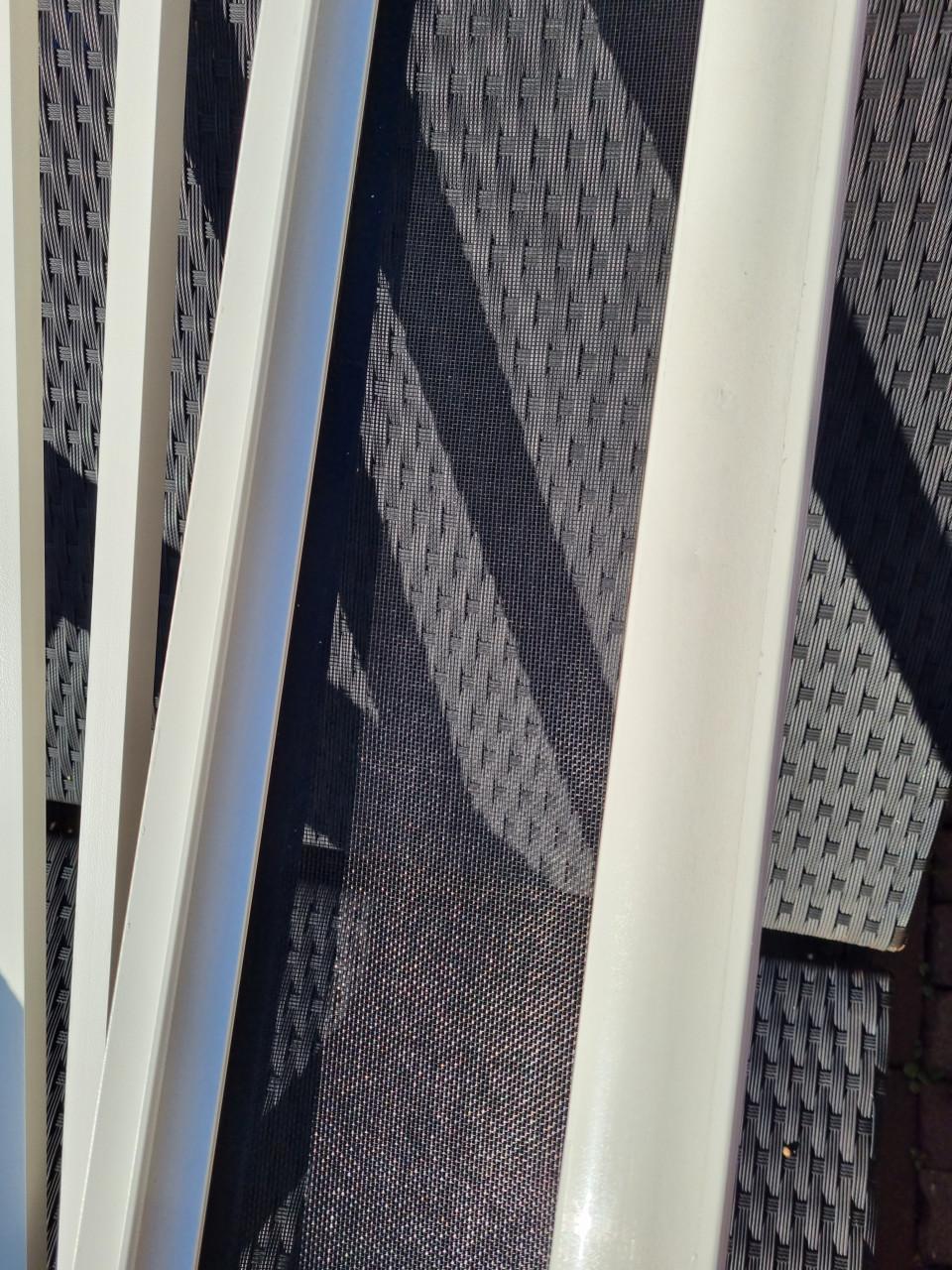 Nieuwe onderdelen rolhordeur Livn easy wit 205 cm x 105 cm