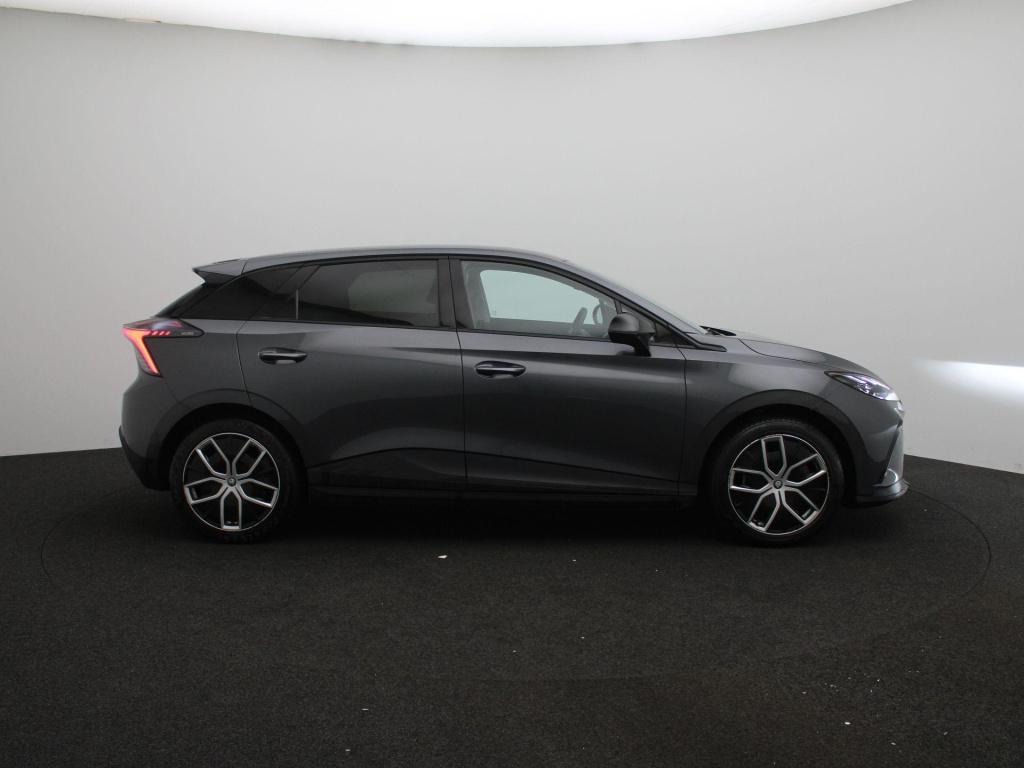 MG Mg4 long range luxury 64 kwh | carplay | stoelverwarming | stuurverwarmi