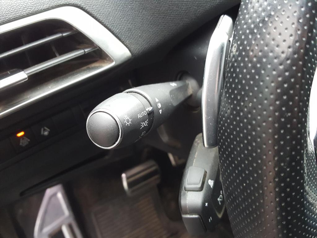 Peugeot 3008 1.2 130pk s&s gt automaat navigatie | trekhaak | apple carplay