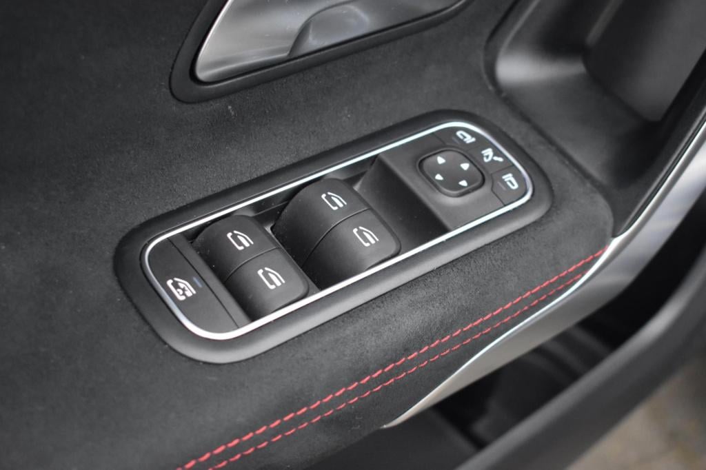 Mercedes-Benz A-Klasse 180 amg night | sfeerverlichting | apple carplay | c