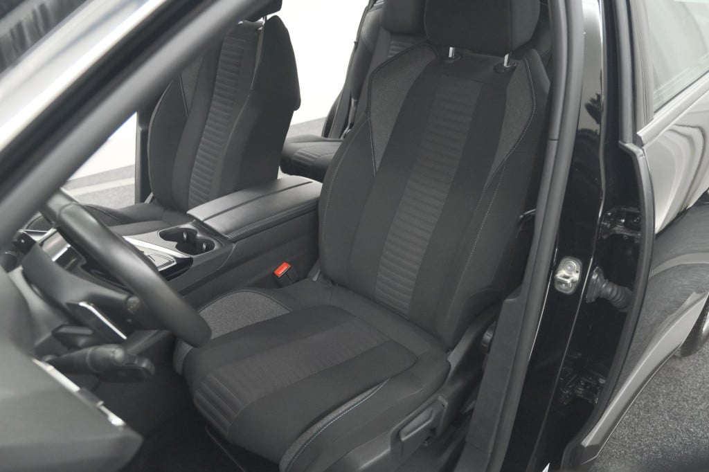Peugeot 5008 puretech 130 eat8 active pack business | 7 zitplaatsen | camer