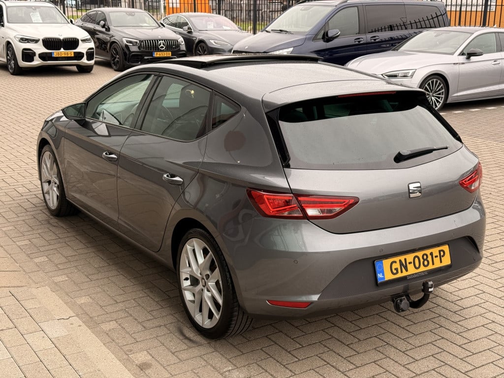 Seat Leon 1.0 ecotsi style connect | pano | camera | apple carplay | trekha