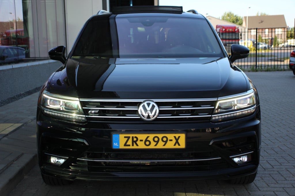 Volkswagen Tiguan Allspace 1.5 tsi highline r-line 7p. pano | acc | el.trek