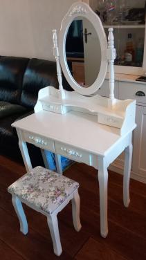 Te koop: (make-up) kaptafel