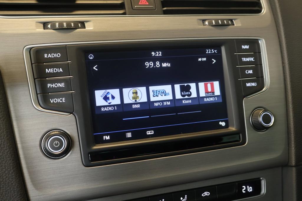 Volkswagen Golf 1.0 tsi connected series nl auto, carplay, all season bande