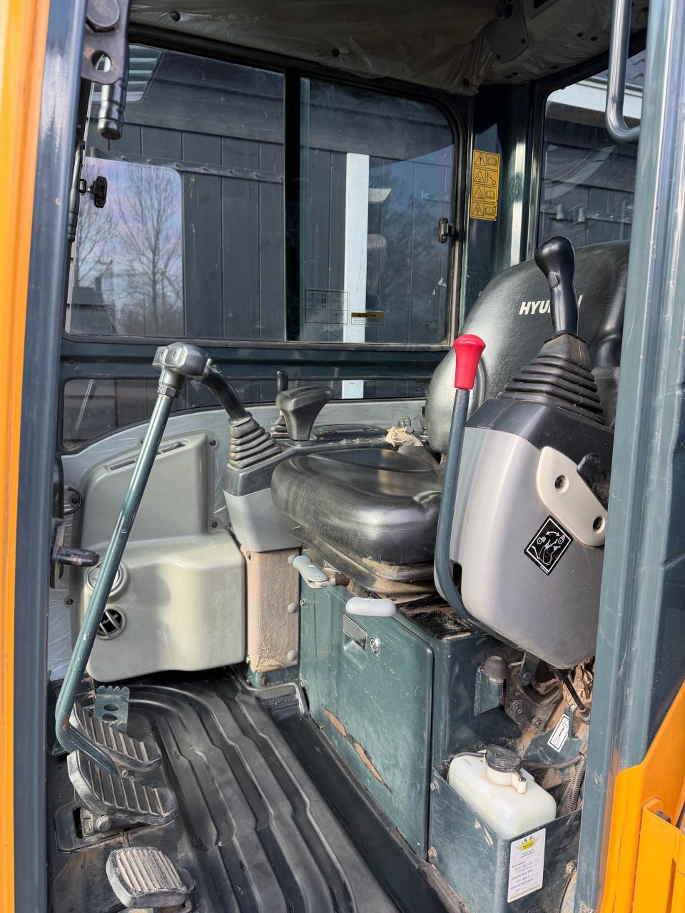 Hyundai ROBEX25Z- 9AK