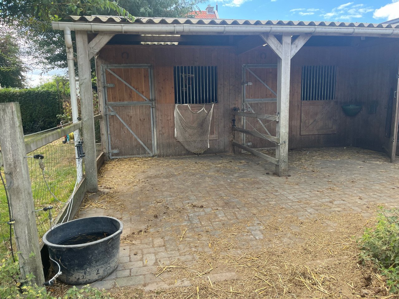 Stalling voor paard of pony incl. buitenbak