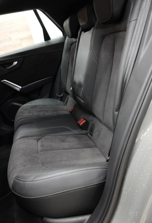 Audi Q2 40 tfsi | s line | pano | pdc | cruise |