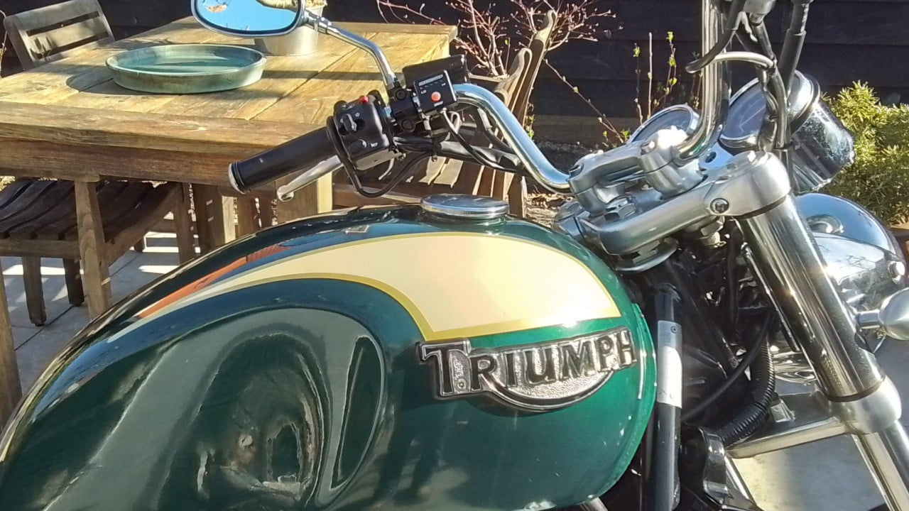 Triumph Thunderbird 900