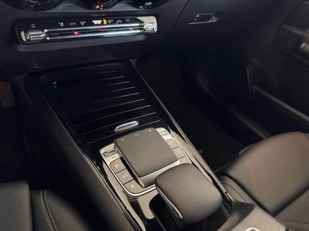 Mercedes-Benz Glb 200 business solution