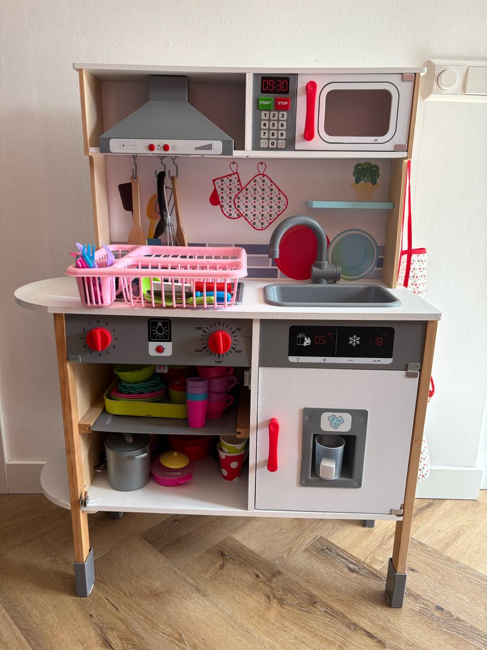 Speelkeukentje met accessoires