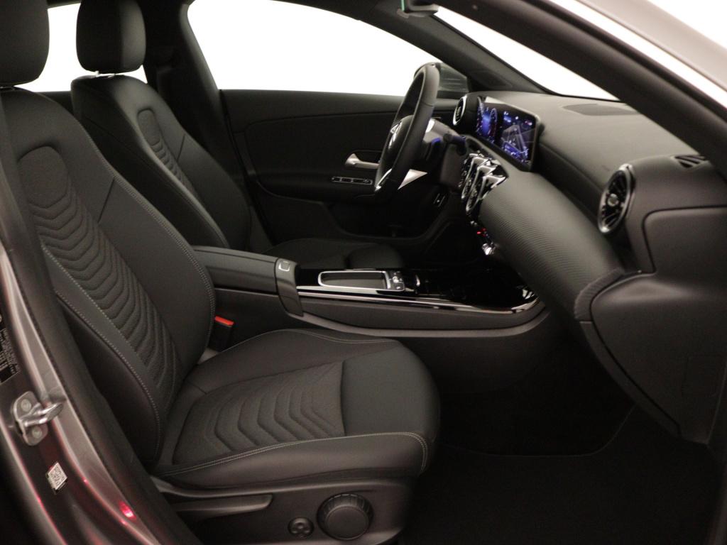 Mercedes-Benz Cla 180 star edition | dodehoekassistent | parkeerpakket met