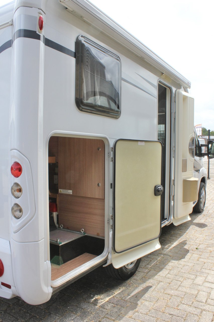 Knaus Van TI (Vast bed, Compact, Airco, zeer netjes !!!!!!!)