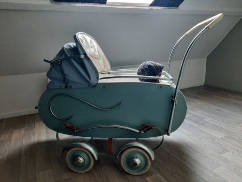 Oude kinderwagen