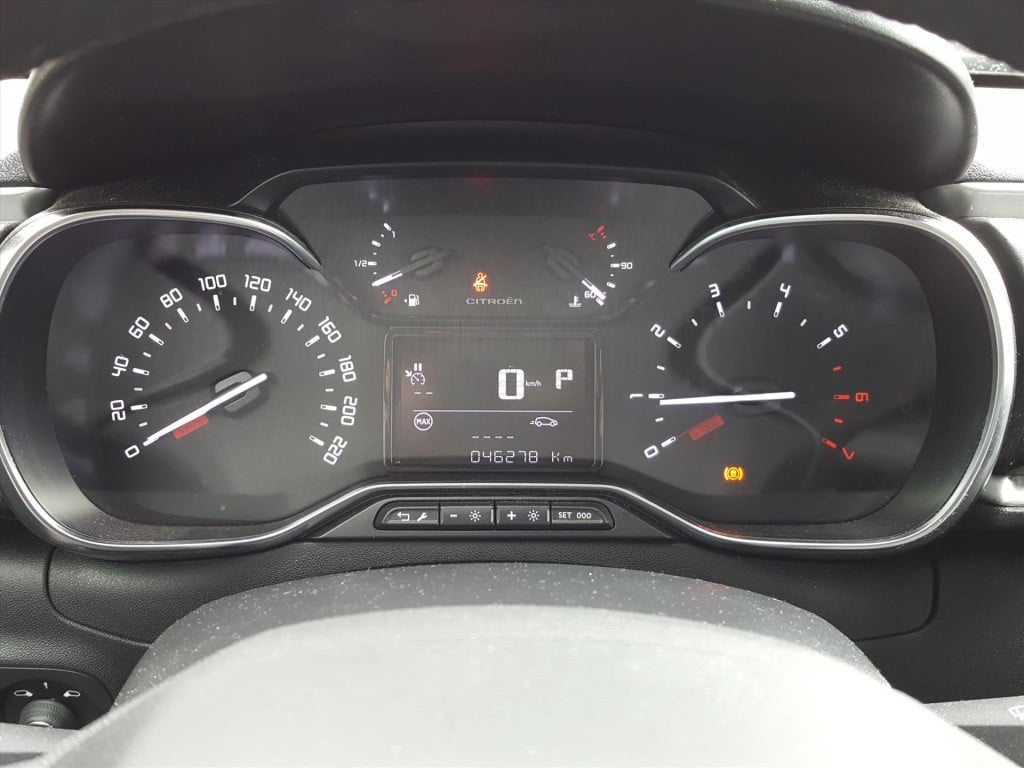 Citroen C3 shine 1.2 pt-110pk automaat navigatie via apple carplay & androi