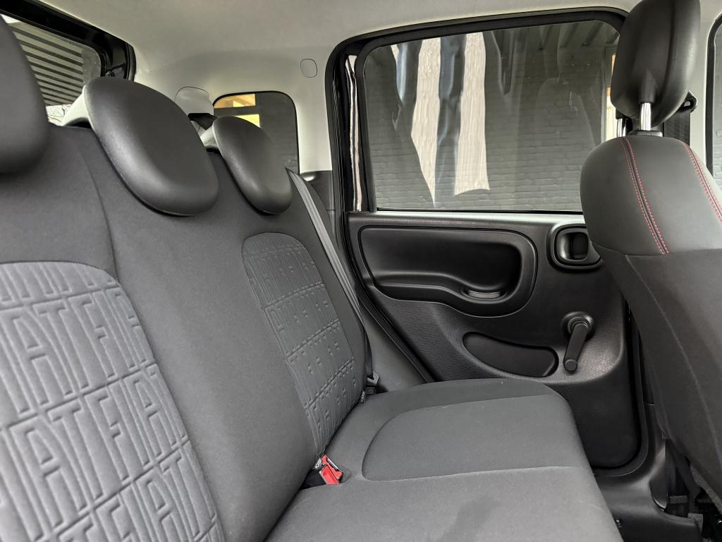 Fiat Panda 1.0 hybrid red cross // carplay , android auto //