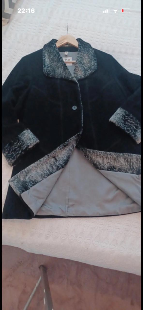 Zwarte winterjas Kohler & Krenzer in wo en cashmere stof