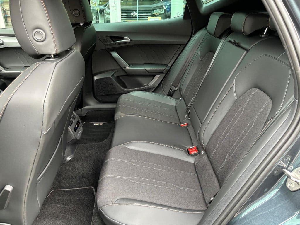 Cupra Formentor 1.5 tsi 150pk dsg-7| camera|navi|carplay|dodehoek| rijklaar